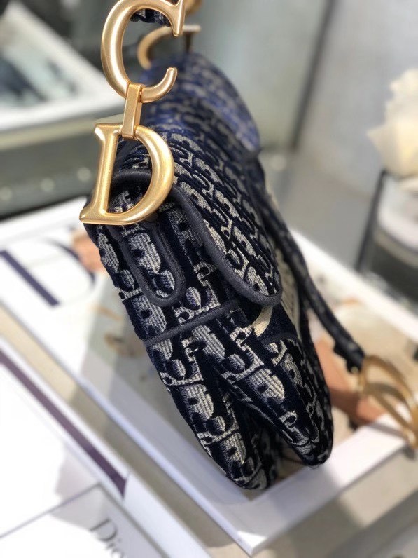 z2233706440277_cf3bc1690e6b5a74d6576d27d0d83ee5