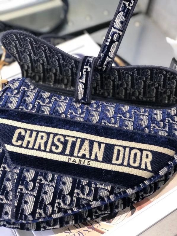 z2233706443485_2187952137d087200178c4deccd0d83b