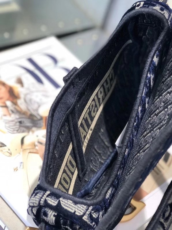 z2233706448126_3ea2f8d70b322529e4d4ca1bc98b6537