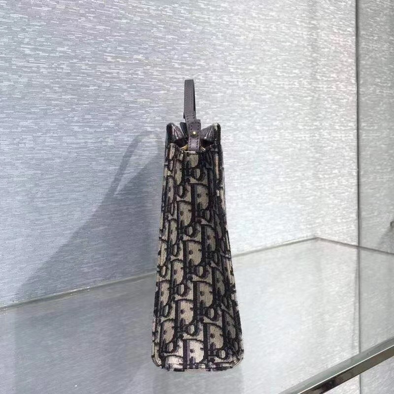 z2238061772742_1f8c8752ea28d4a8ea4c475930376d9c