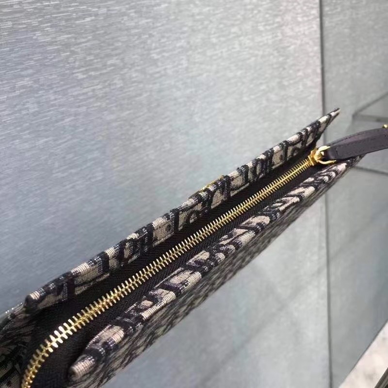 z2238061780721_fdcc0de6e40a7e733636f221936fb54c