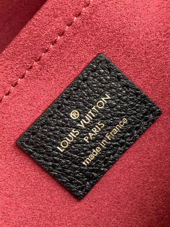 z2238055814279_5af8c10d01f9441ce339423afdd243ab