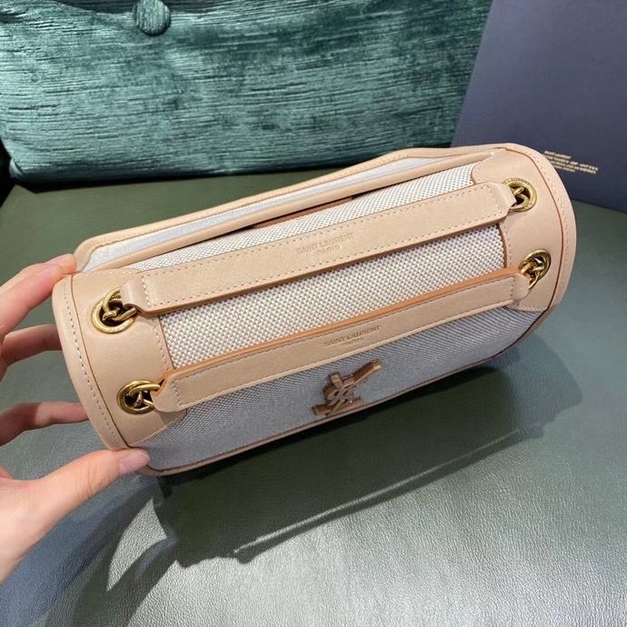 z2251688602541_4c234f7913b2530eb7731b4d46daaa23