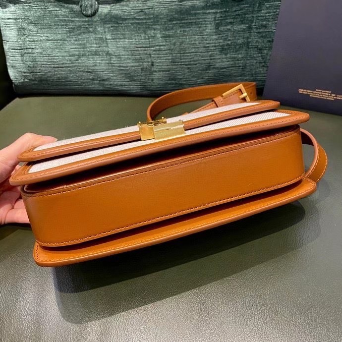 z2251688792481_689a3e6fad4227d33dca1a2683a2d415