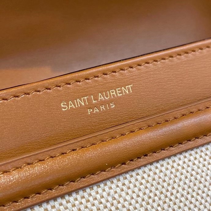 z2251688796530_77d49f6d1795ba5fc6dac99b6eaef1b3