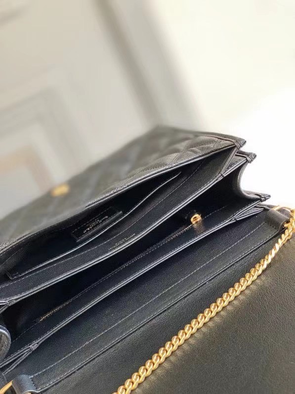 z2274657304839_7f9afb771595757eeaf263605bf2ff15