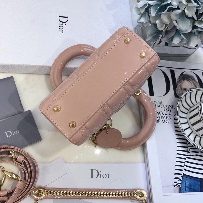 z2299521315647_048bd07706f0e993061436392bd12064