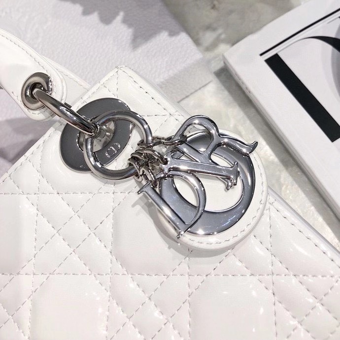 z2299520749045_fca3e20101be215d940f6ae68928619d