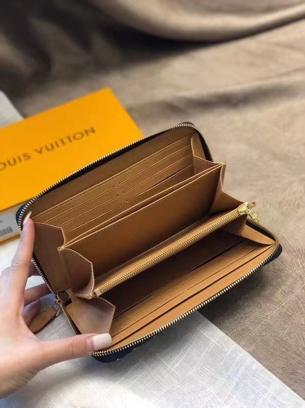 z2356352930890_7e5b4e3a4d4e82bbcfba7affca6f3d5f