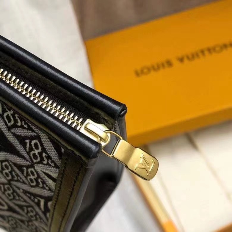 z2356353645089_628eea8e61d760ee3cb5033e3473681a