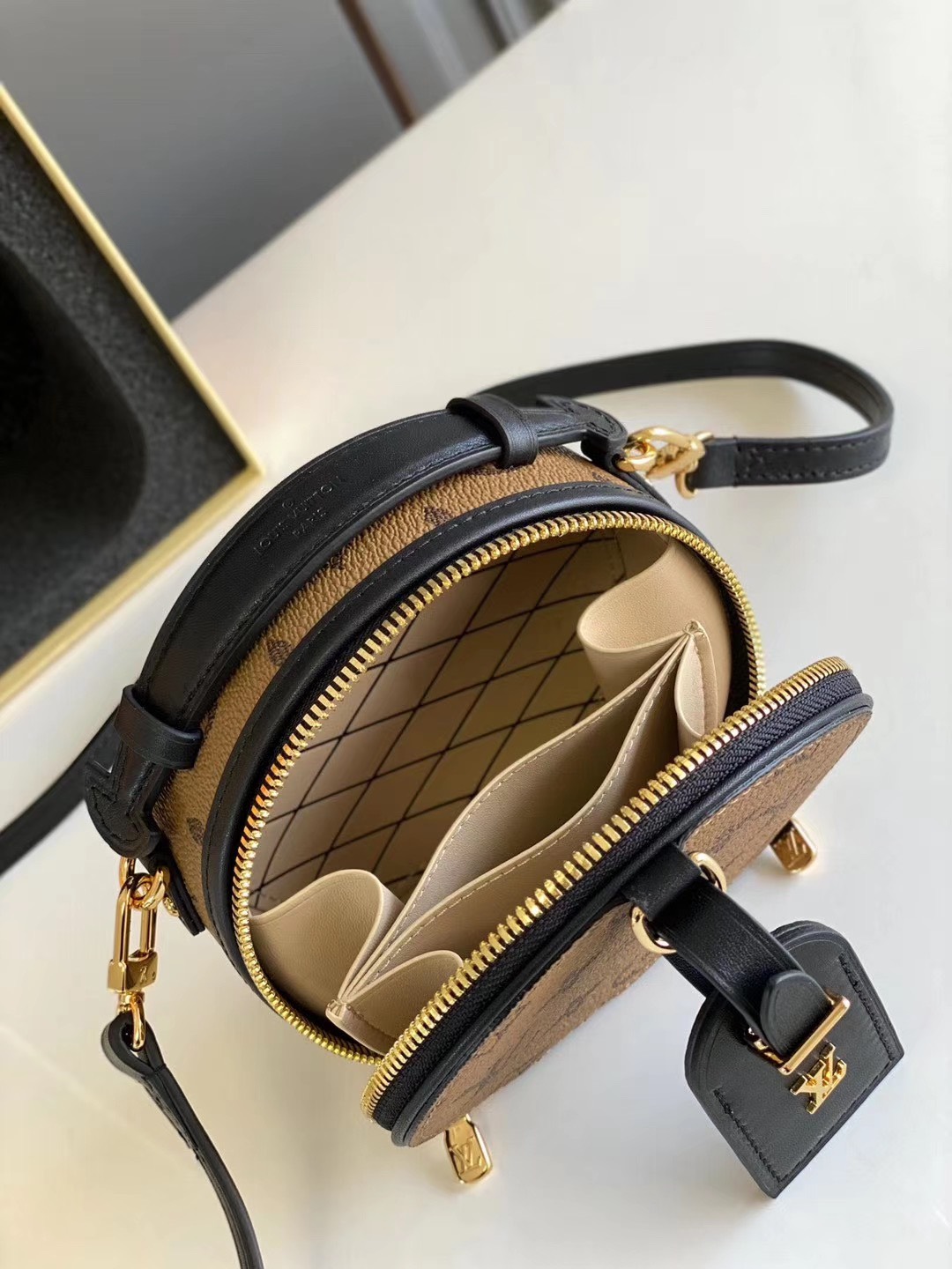 z2362722838510_db9249a5809d412e98ccbaf3a7594d35