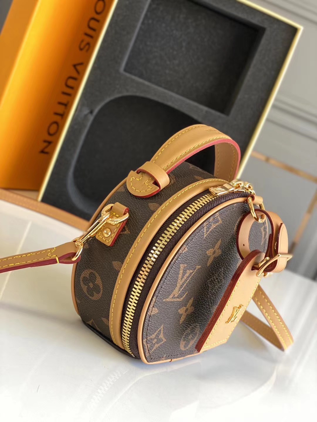 z2362722317077_477ee1774a9d3e17c5695815faa53dda