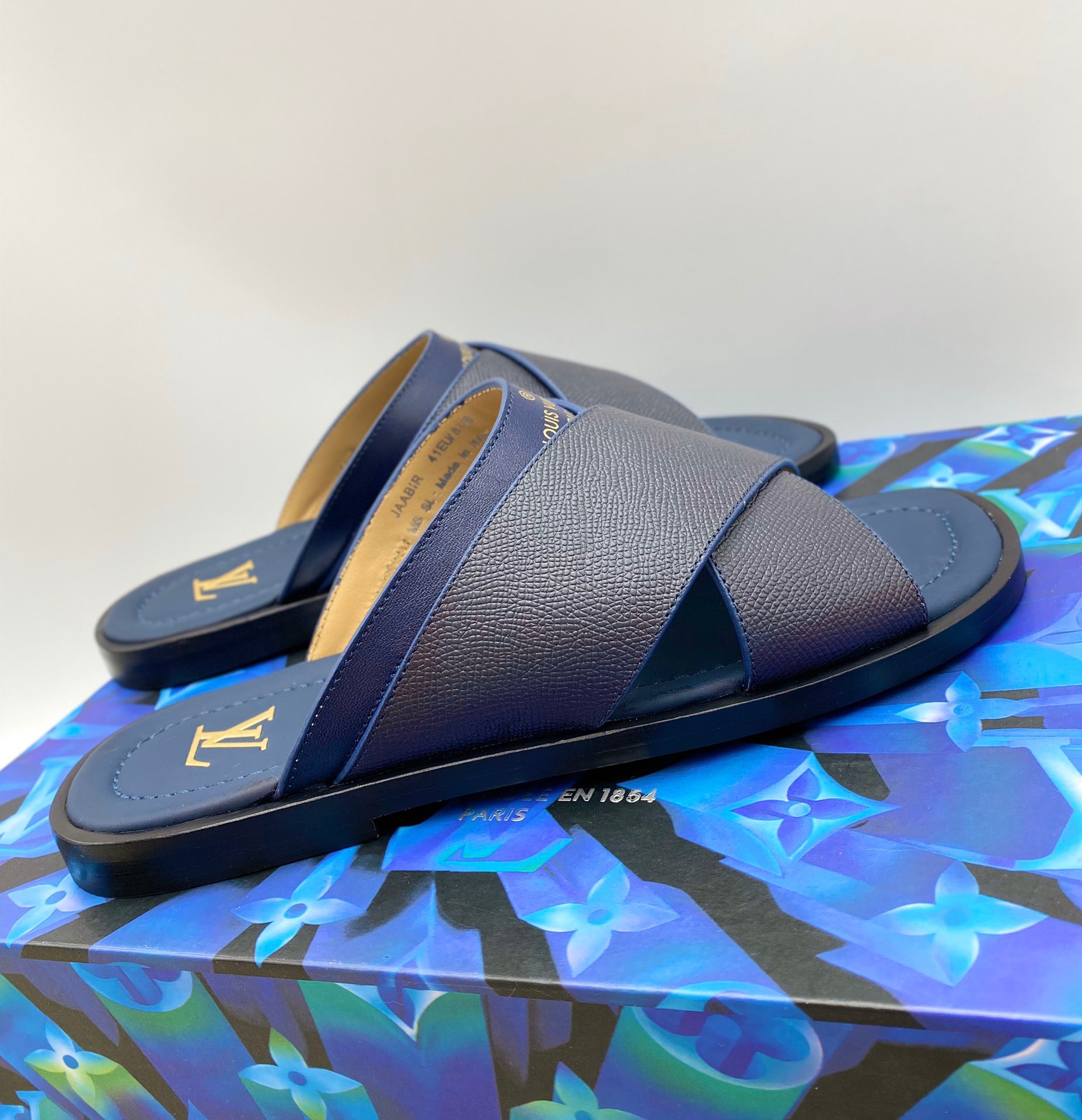 z2364058488900_8d5f068f99617402e31693e20a817b4b