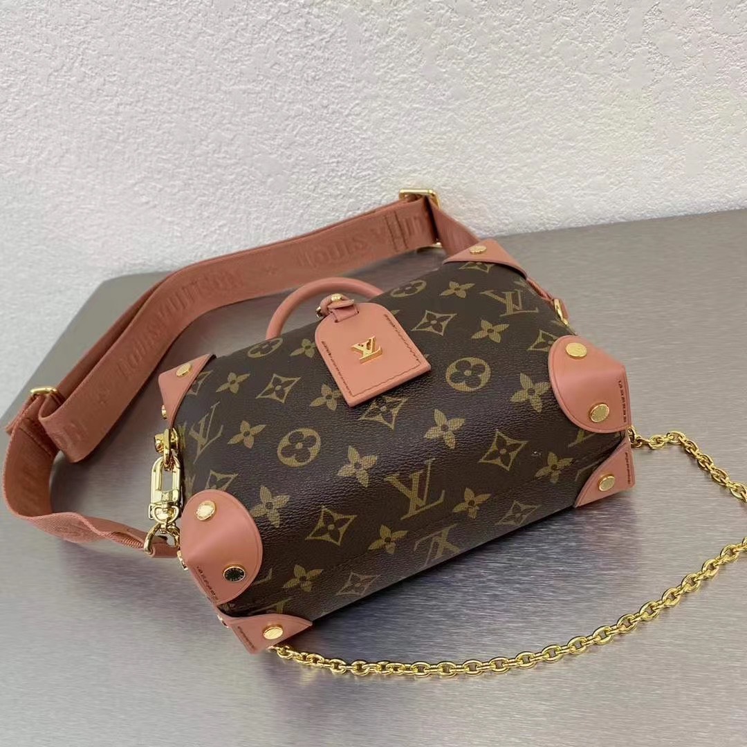 z2373218444875_467186e48d4d1c2ff0115e2c5ea9da64