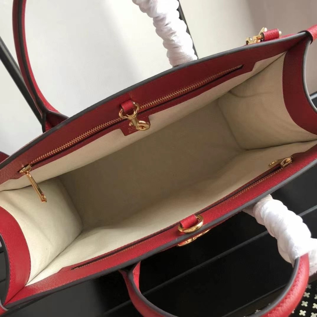 z2392176676584_ea6752e409c09475cbe92bc8caa689b2