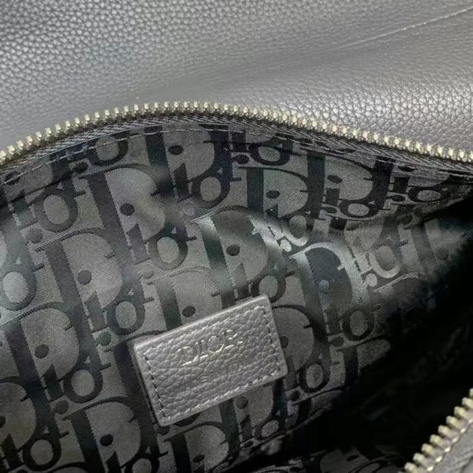 z2434003783675_77818932a05f8eed41940afd4d4ea483