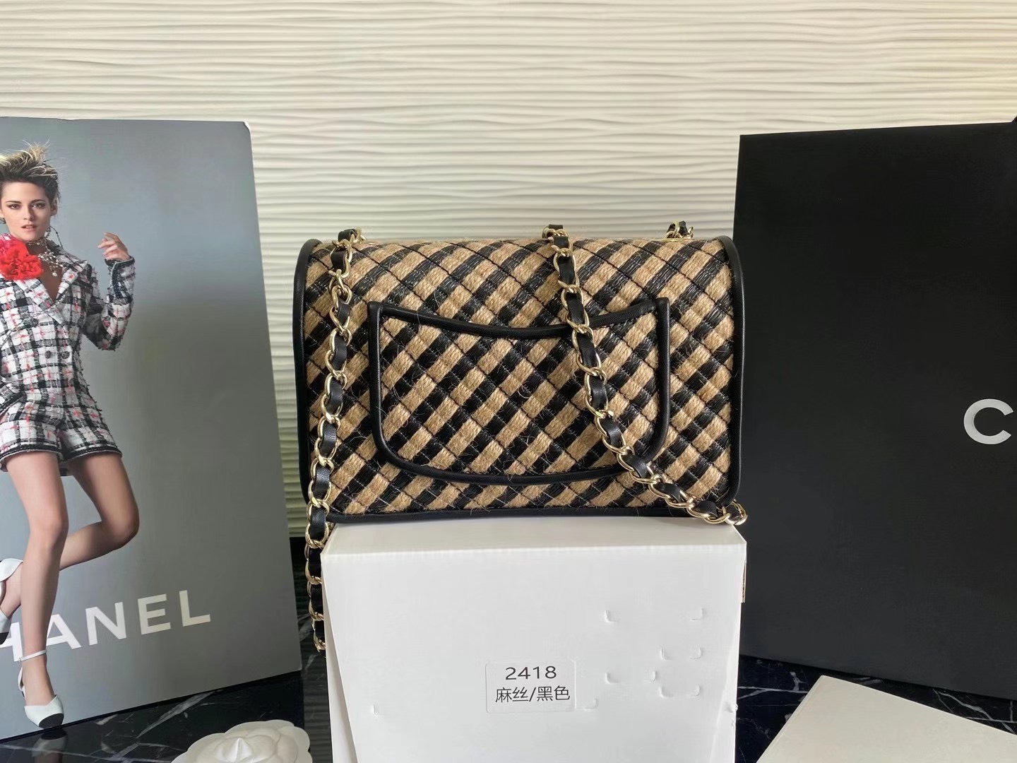 z2433992407038_555b5a5d32047b8215c0e835f8cdd69d