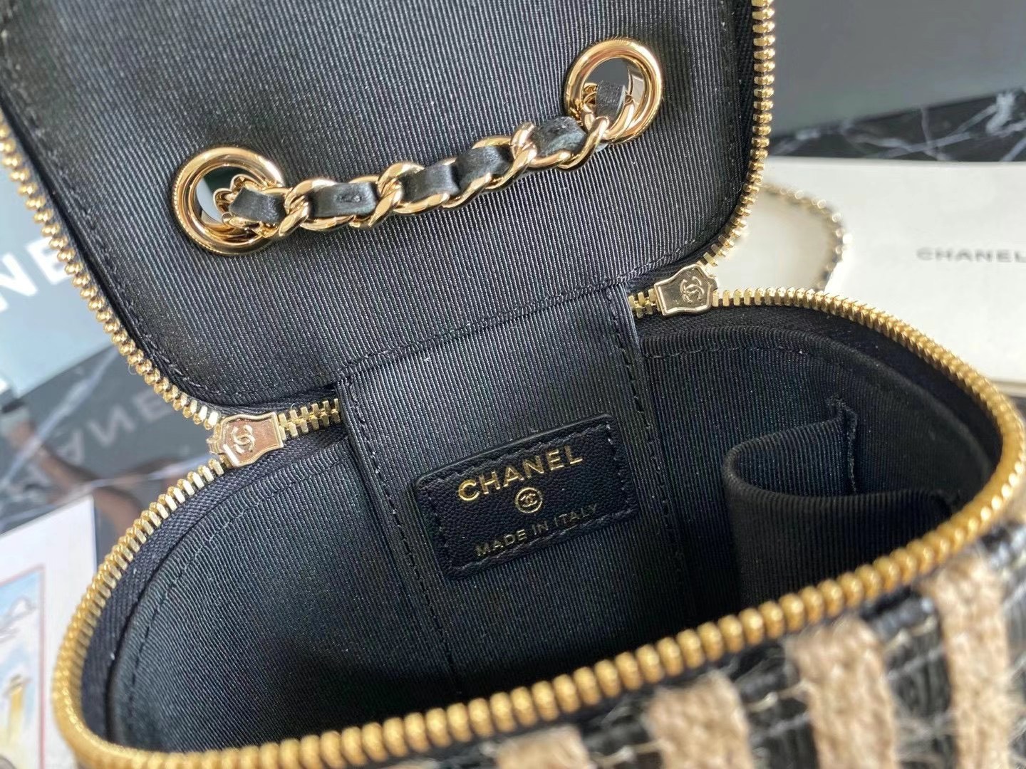 z2433992850037_3c47566117d9777edd9398daa083c1f8