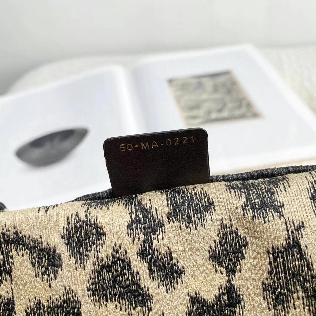 z2501688641639_c44a02e398a1ebd3c345f6c70f3bff7c