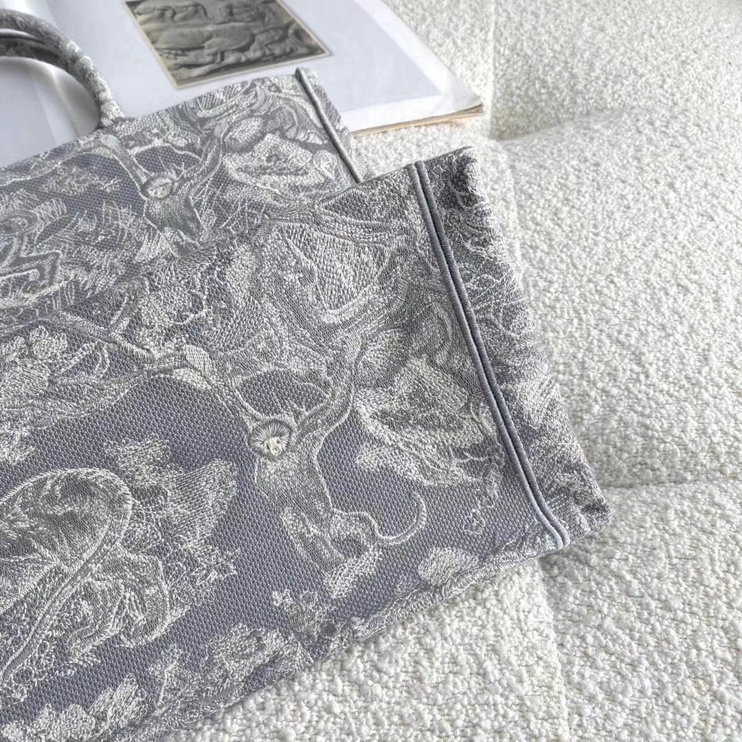 z2501688868254_93faaf26c4fc1fcc28e99303b87ea6bf