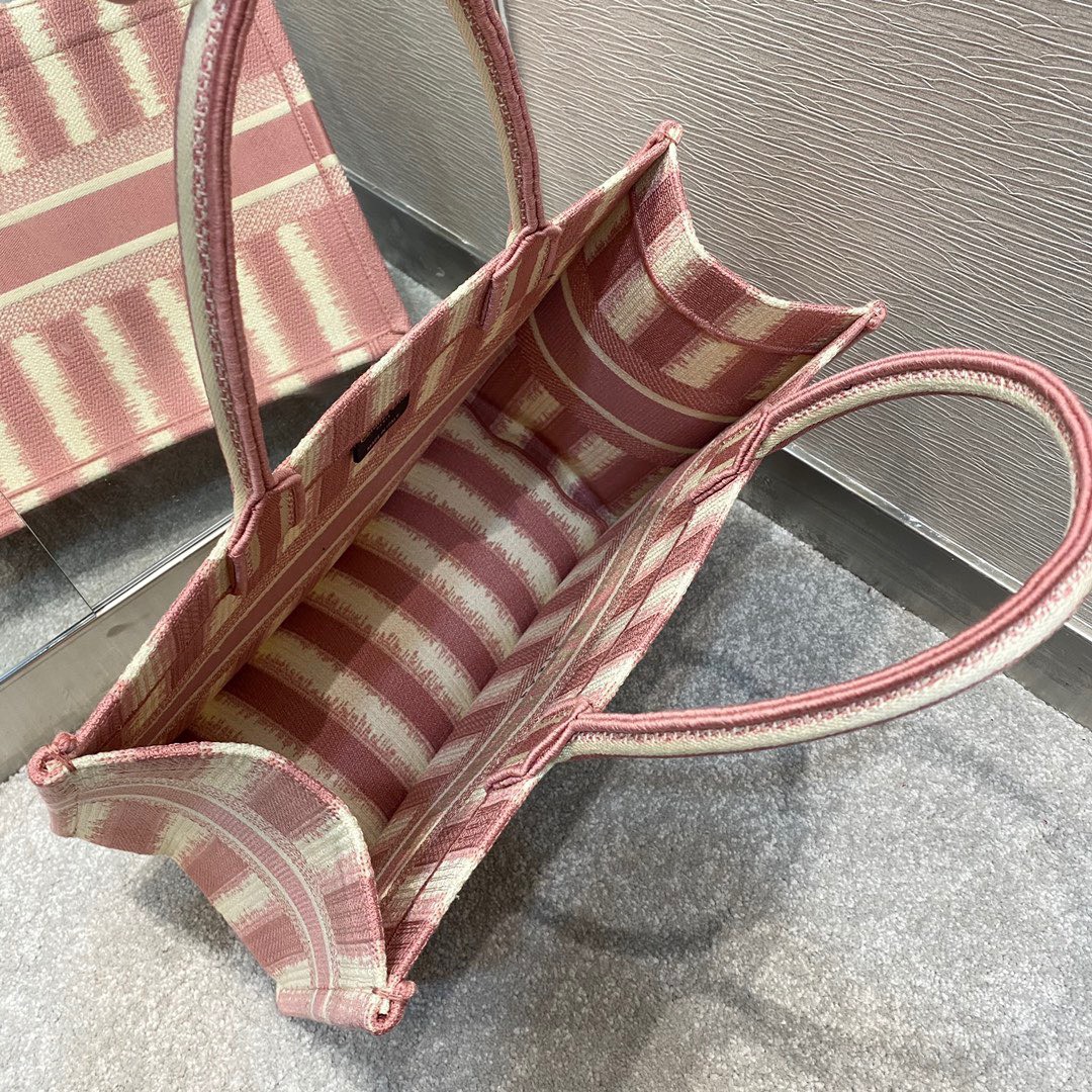 z2526093811901_1cc18bcd4a8caa436bd048b758a74c70