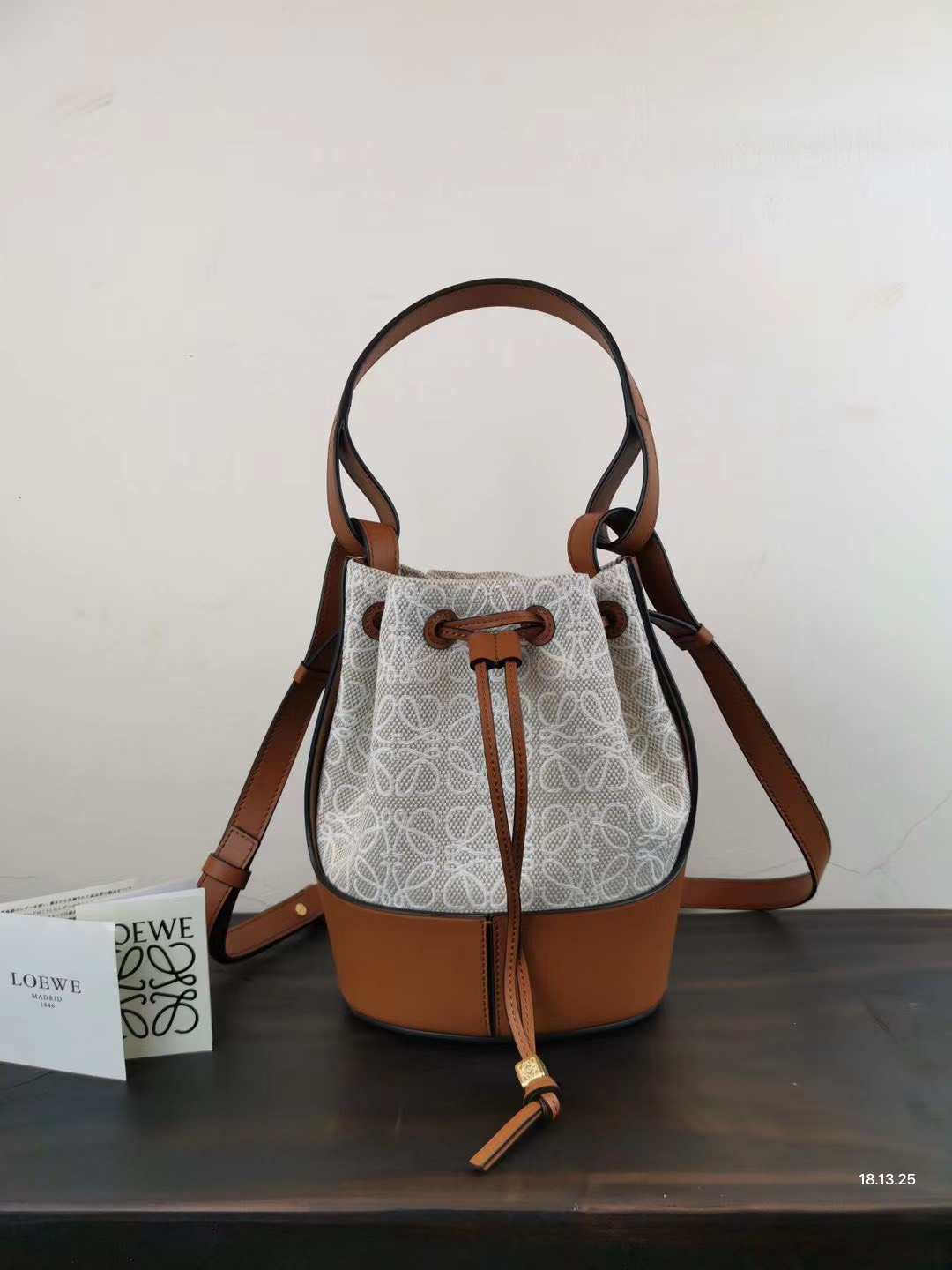 Túi Xách Nữ Loewe Siêu Cấp RLCLW01537