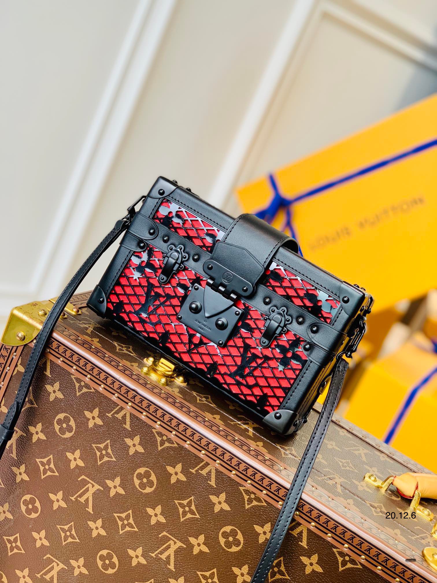 Túi xách nữ Louis Vuitton Siêu Cấp RLCLV1992