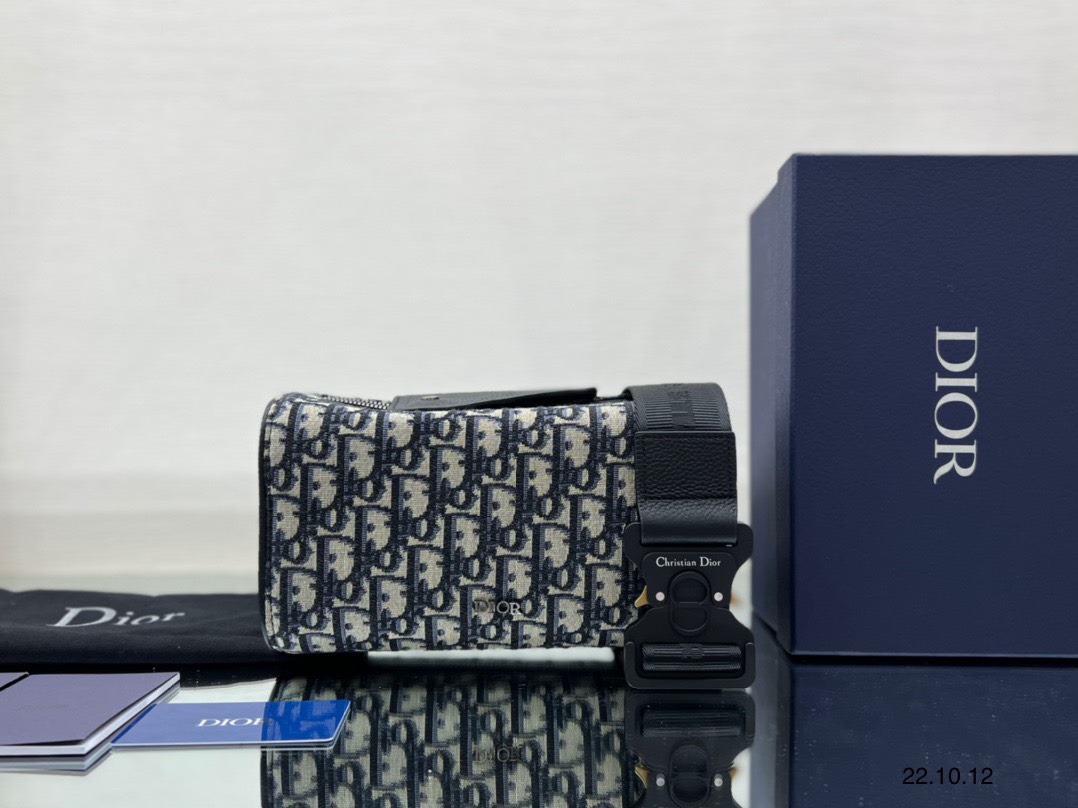 Túi xách nam Dior Siêu Cấp RLCDO2145