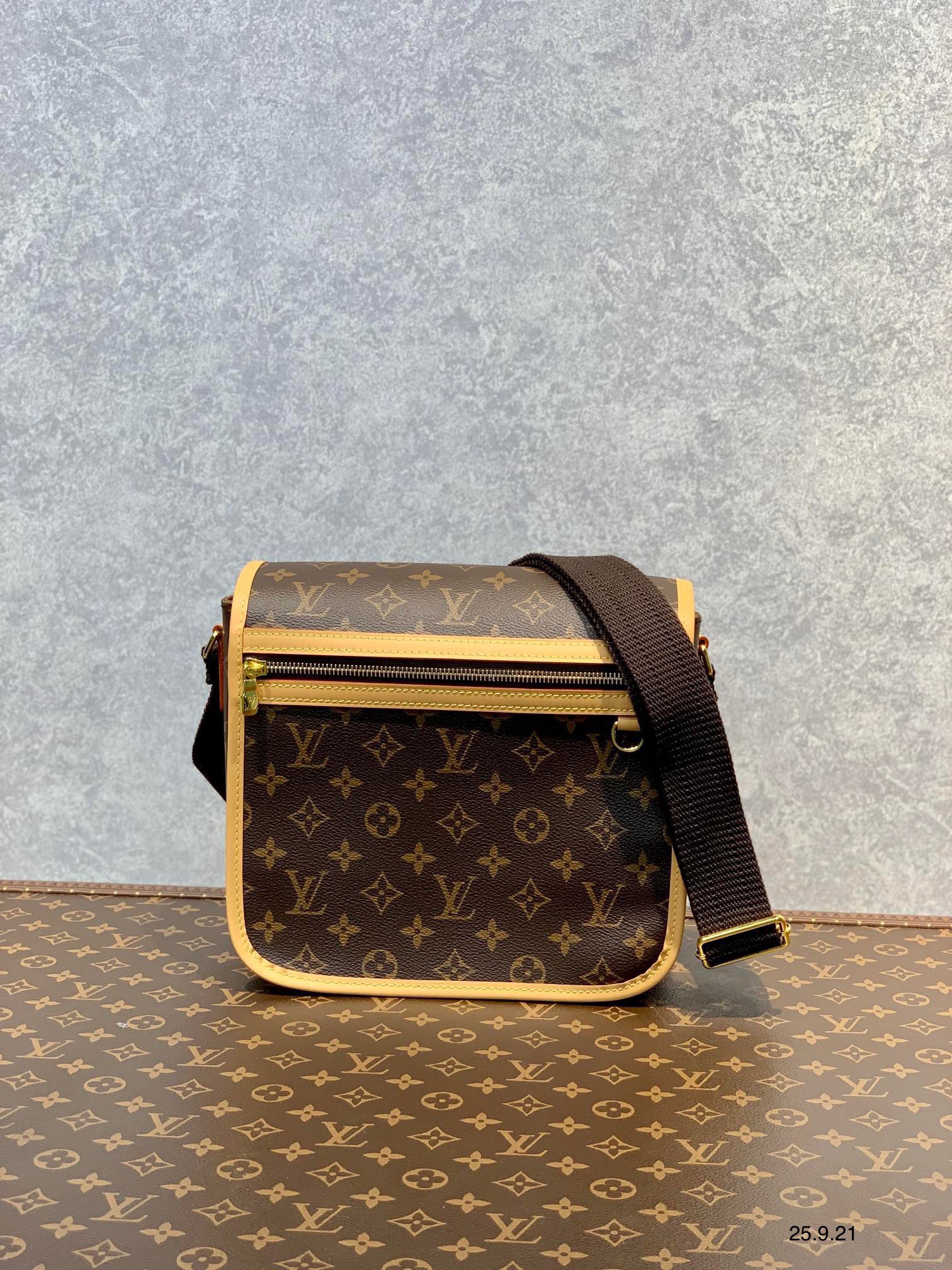 Túi xách Louis Vuitton Siêu Cấp RLCLV2234