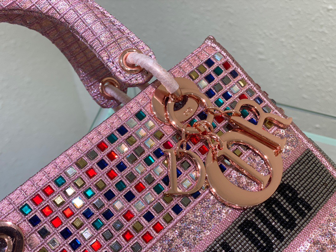 z3717602716668_7e18d3423867862c7020acb0988f65a1