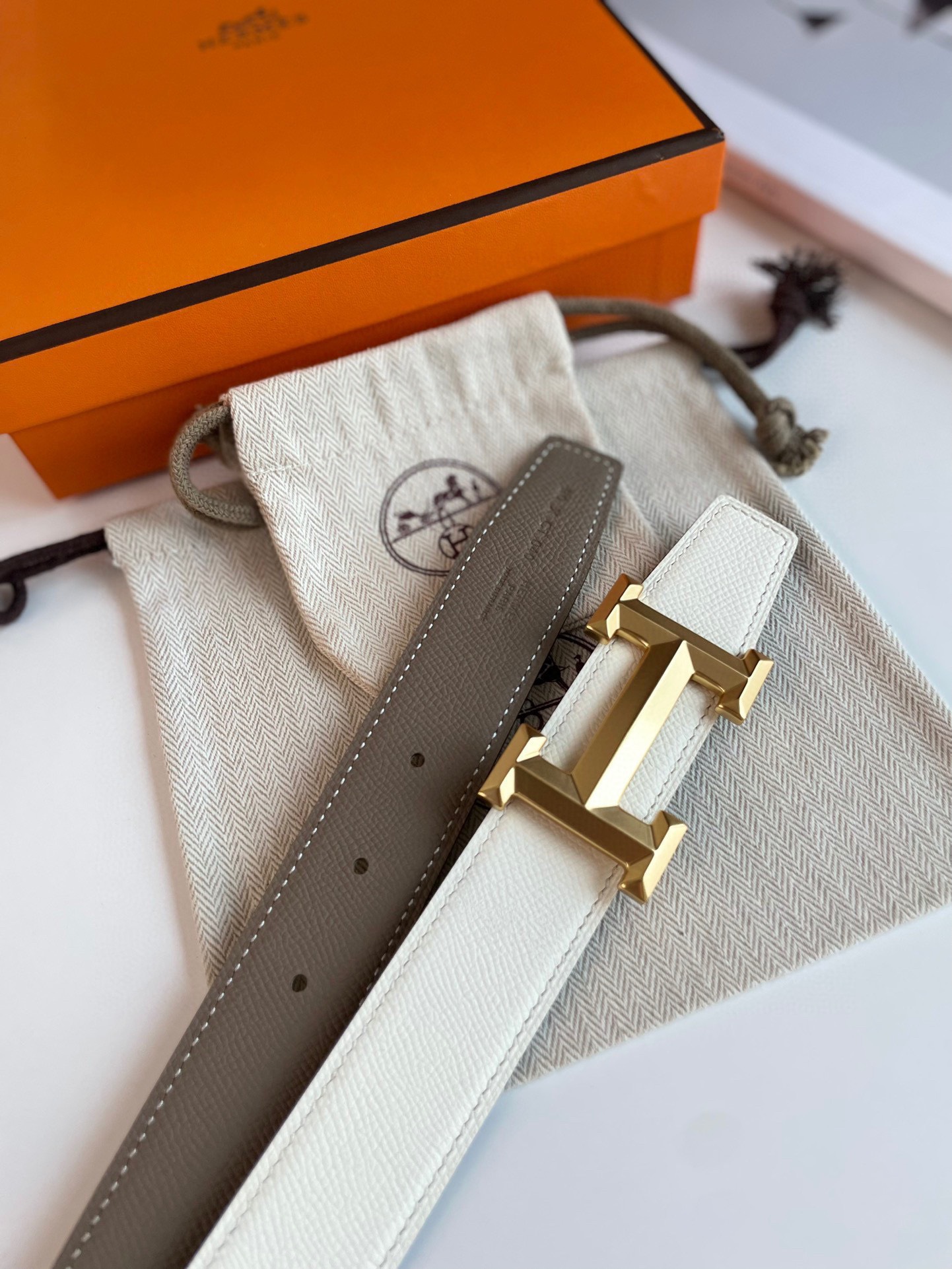 z3799297008178_aa417e0c1663314f159036f02e2506b4