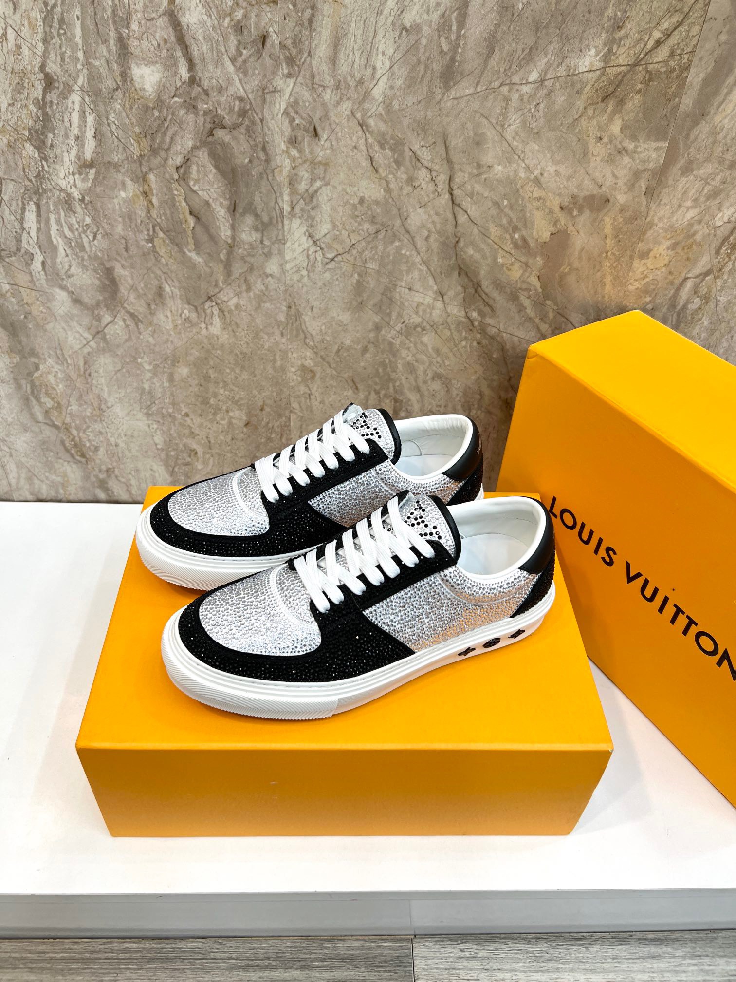 Giày nam Louis Vuitton Siêu Cấp RLCLV2761