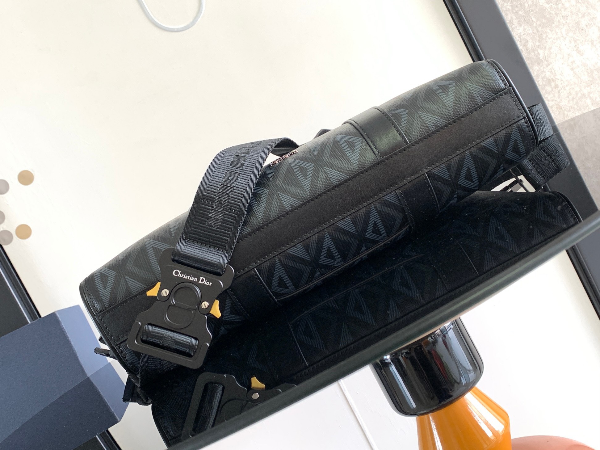 z4766791963389_257dca1e8c23aecd148a1a6115988153