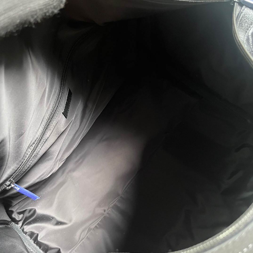 z5263745470538_8f0a50431821a537d1971fa6a6c78409