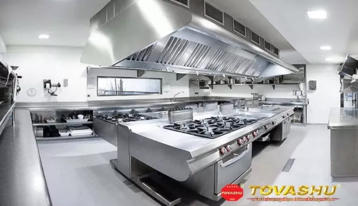 Nên chọn tủ bếp gỗ hay tủ bếp inox?