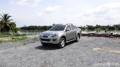 Đánh giá xe Isuzu D-Max 2015