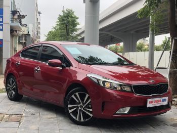 Kia Cerato 1.6 AT 2018 phiên bản có trang bị ghế múi, sạc không dây