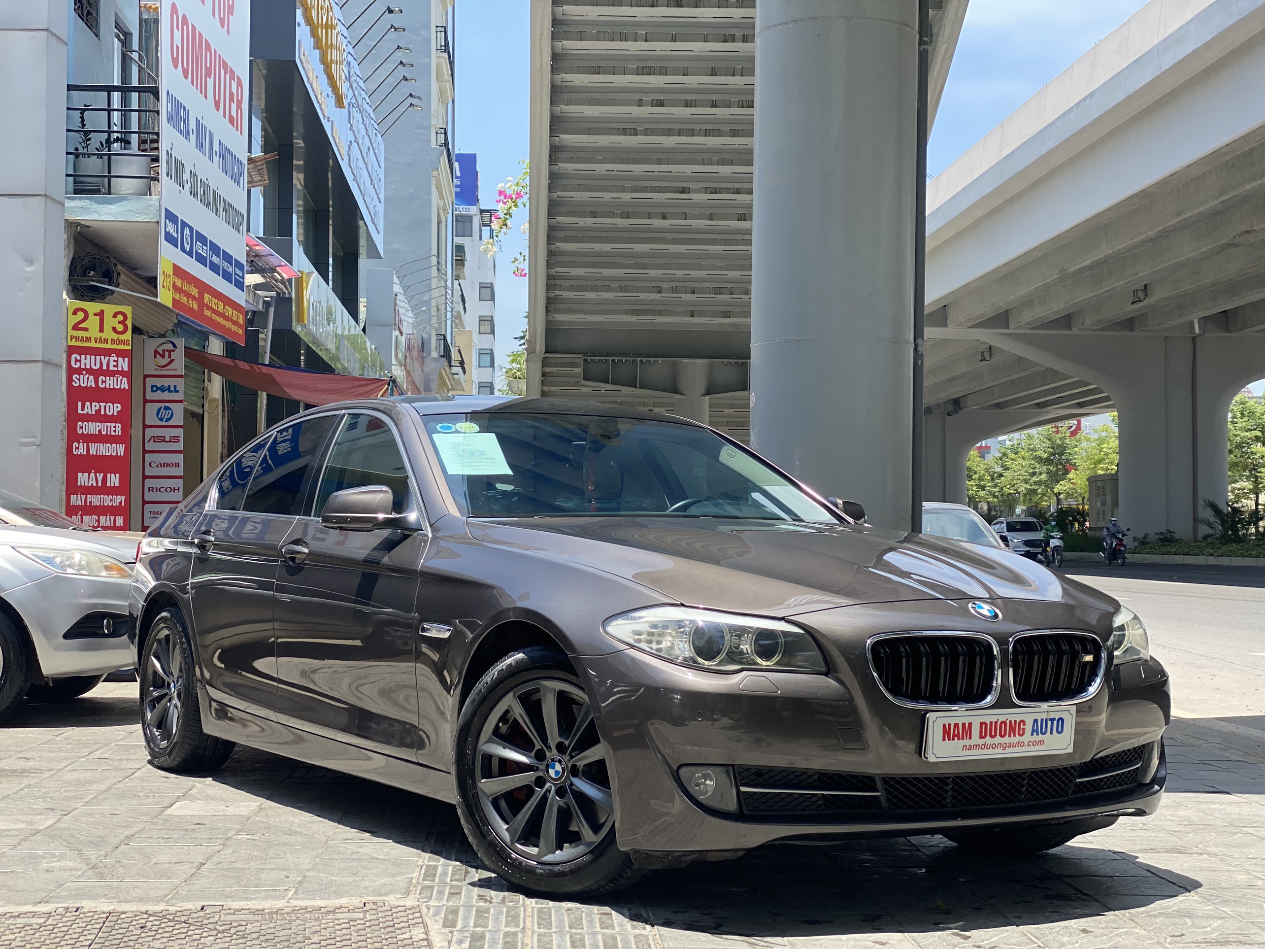 BMW 523i 2011