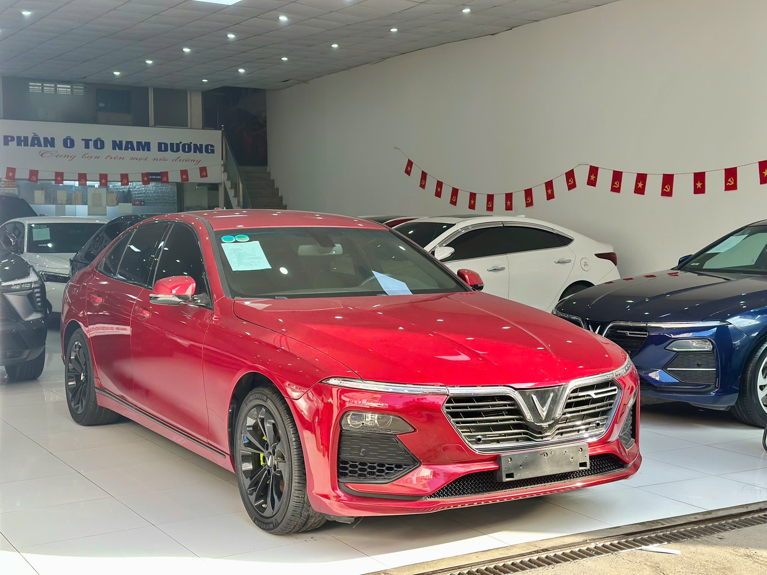 VinFast Lux A Base 2021 Màu Đỏ