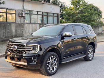 Everest Titanium 4x2 2025