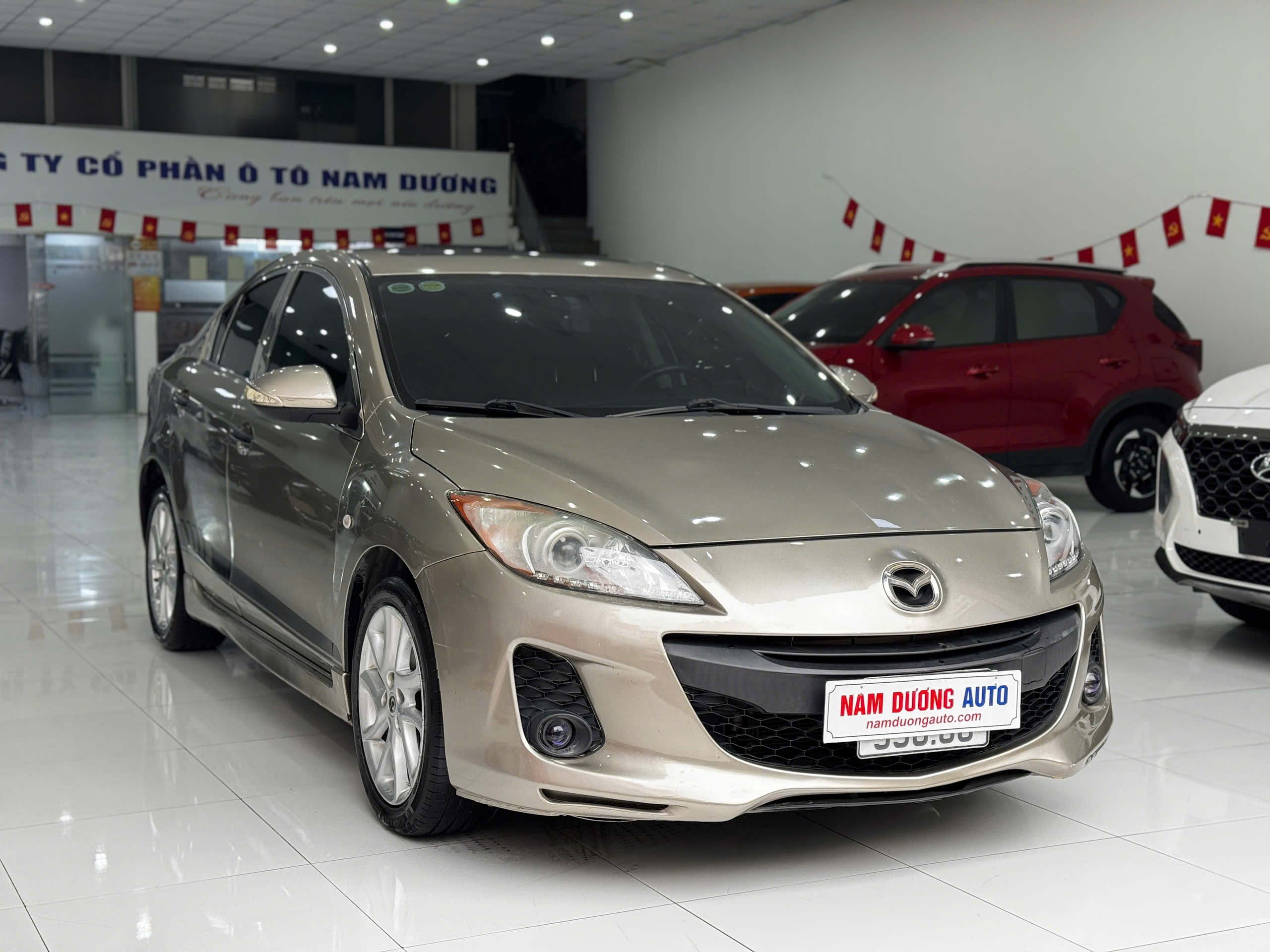 Mazda 3S 2014 màu vàng cát