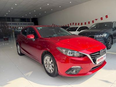 Mazda 3 Hatchback 2017 màu đỏ