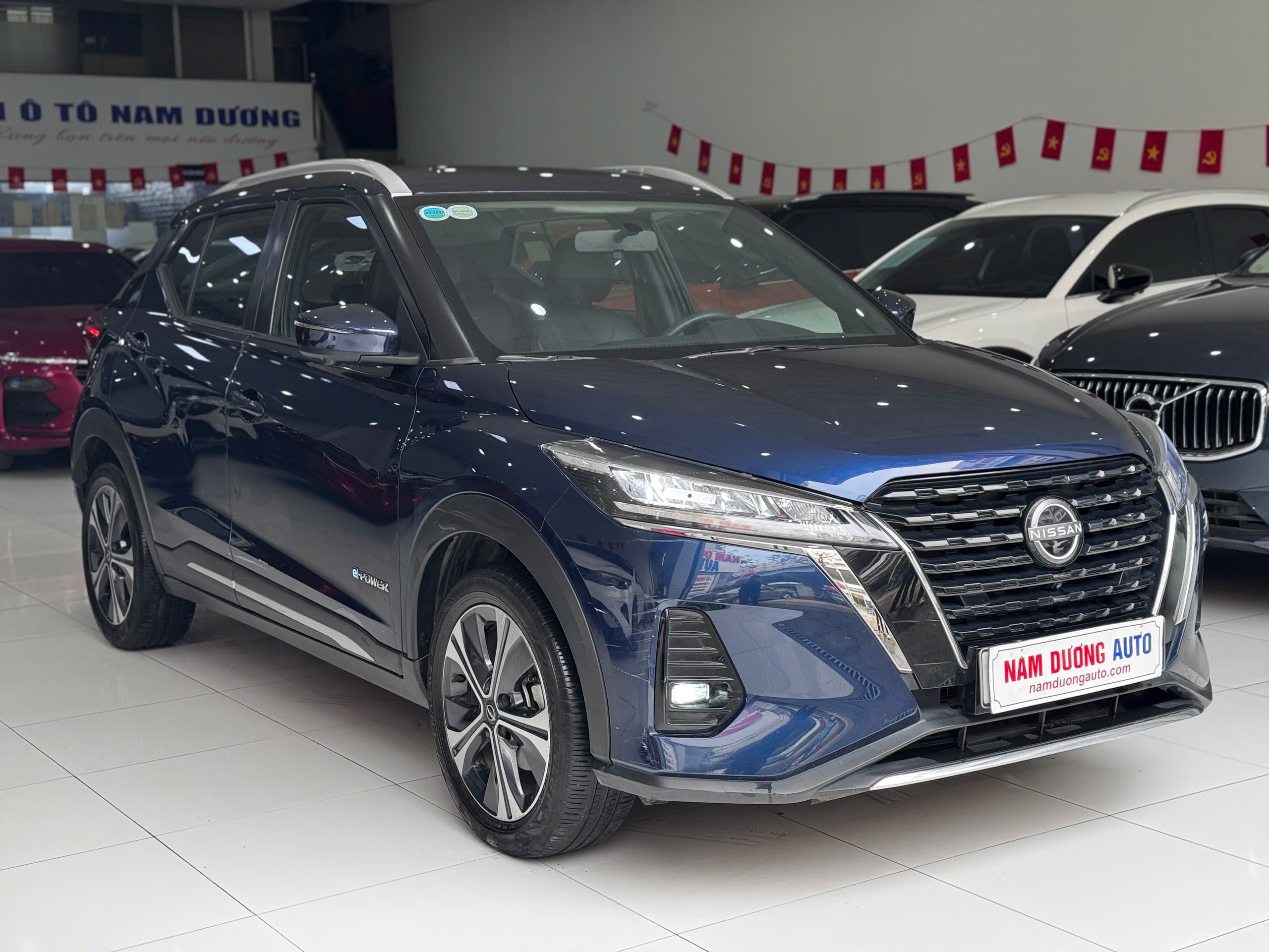 Nissan Kicks 2023 Hybrid màu Xanh