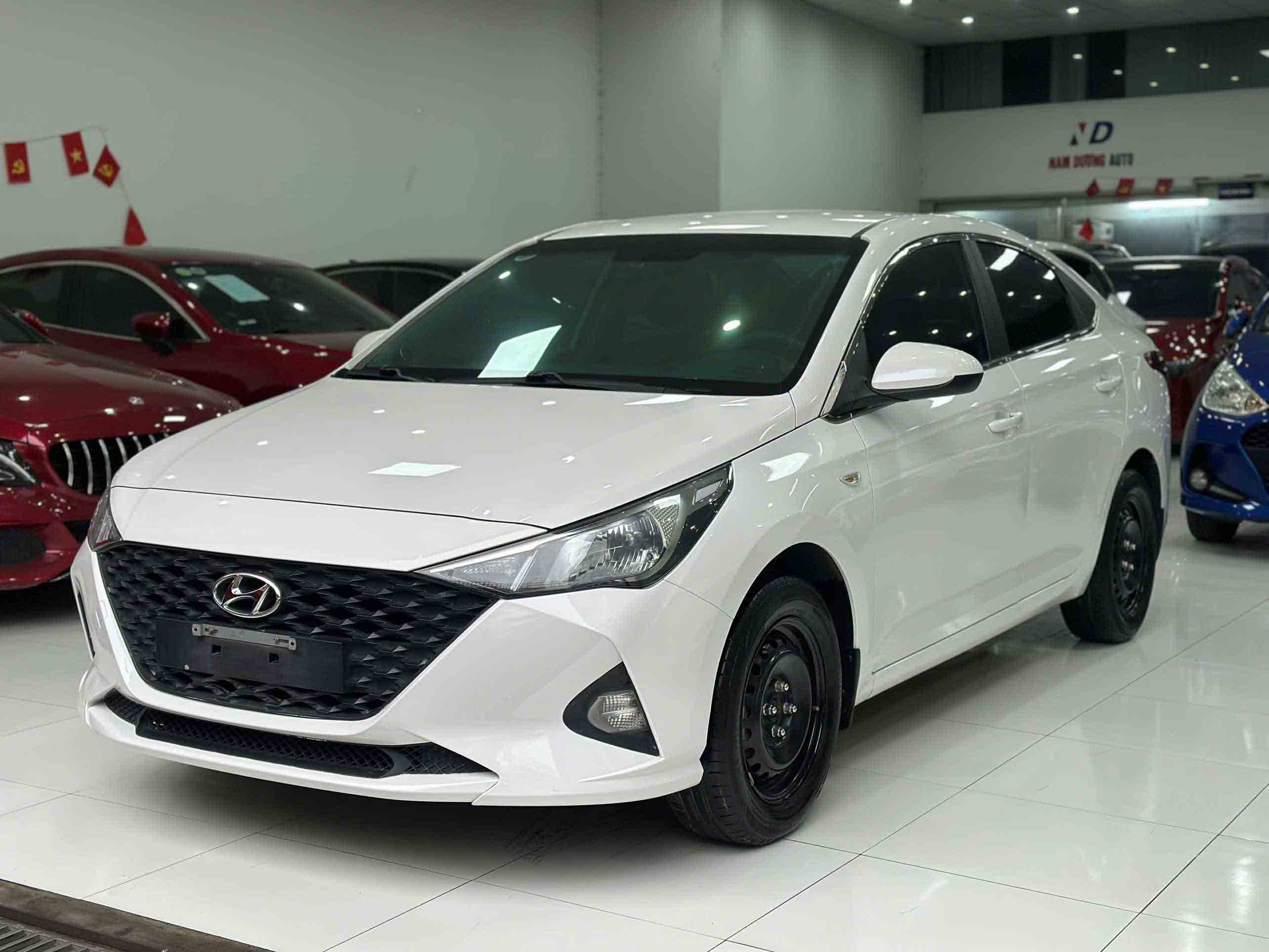 Hyundai Accent MT Base 2023 Màu Trắng