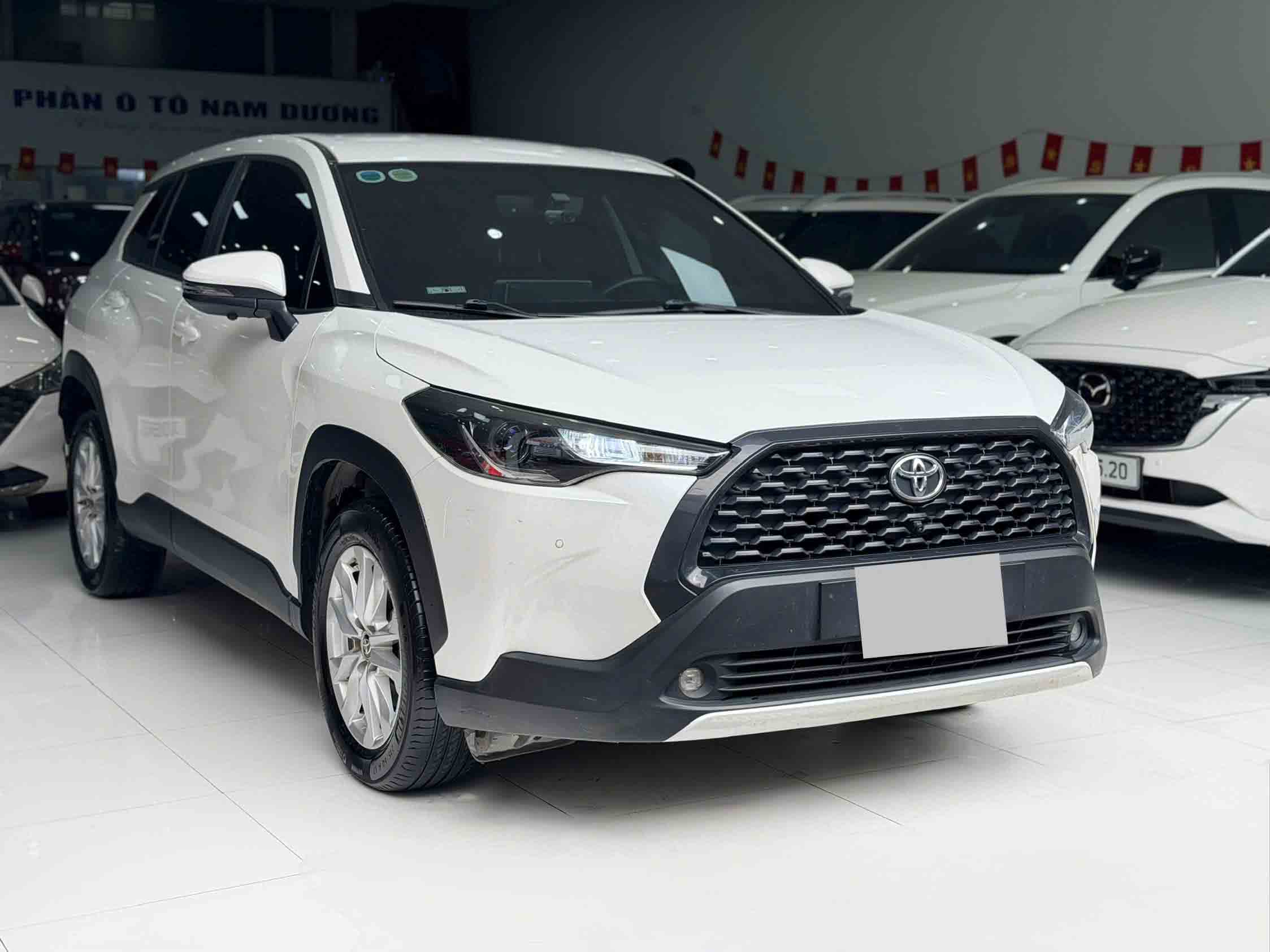 Toyota Corolla Cross G 2021 màu trắng nội thất đỏ