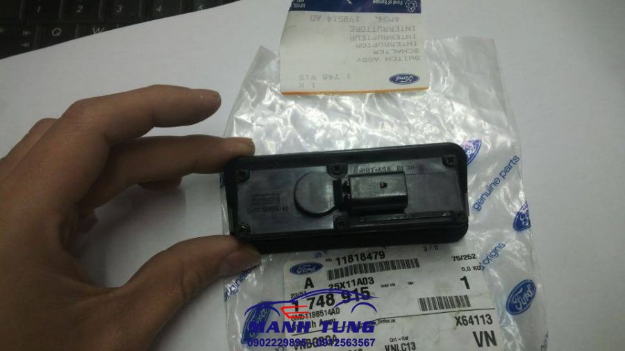 NÚT MỞ CỐP FOCUS