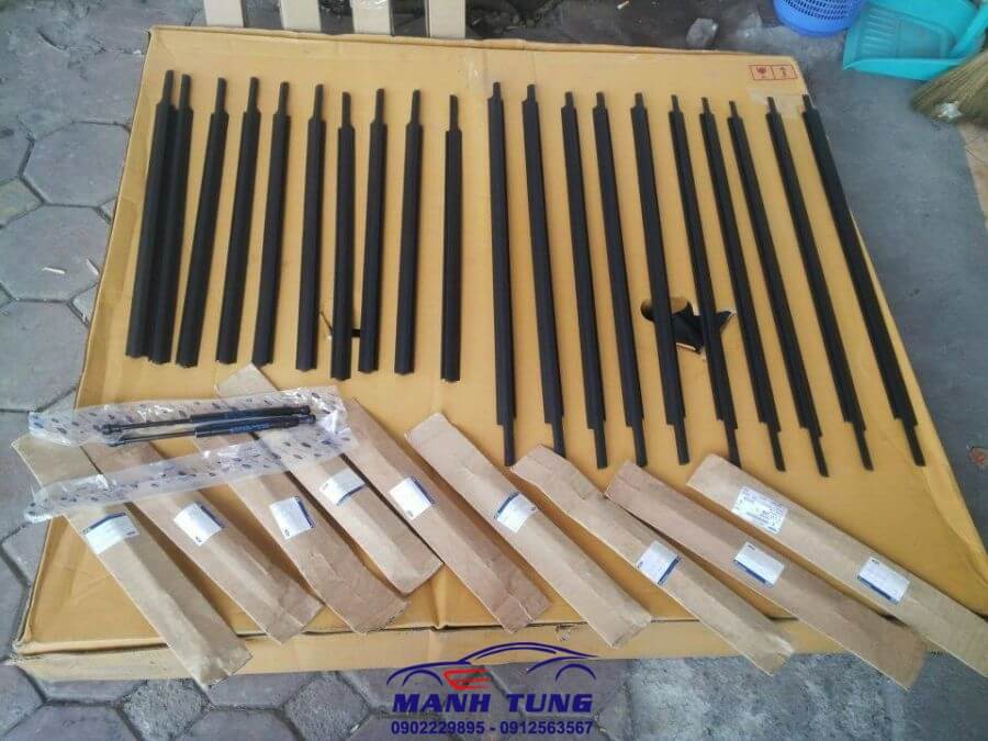 NẸP CHÂN KÍNH MONDEO