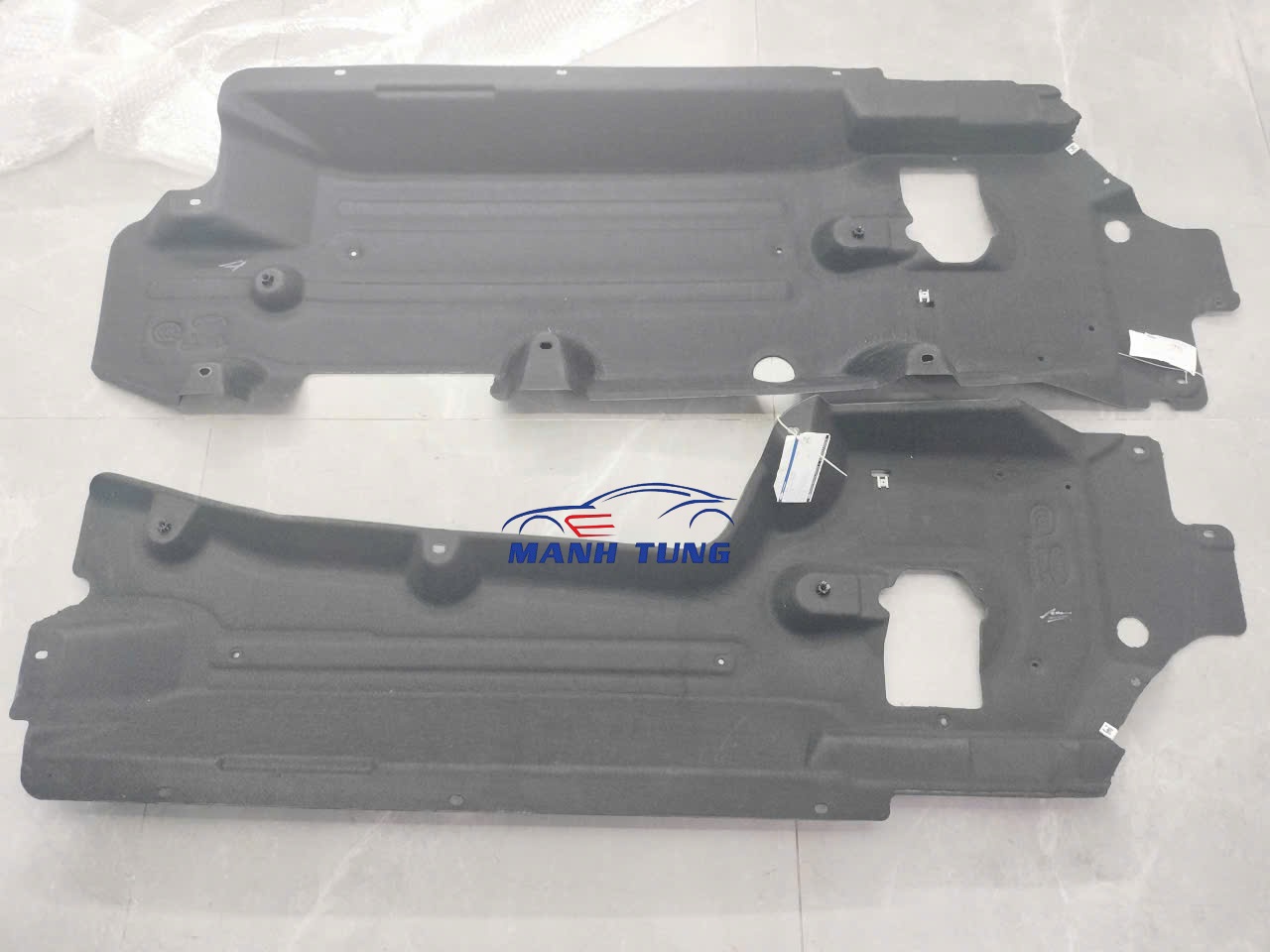 Chắn bùn dọc thân xe L + R, Ecosport - 2015 - 2021 - GN1Z9911782A - GN1Z9911782E