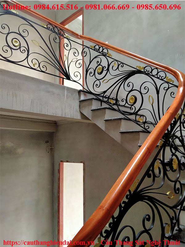 cầu thang sắt nghệ thuật thi công tại Hạ Long, Quảng Ninh