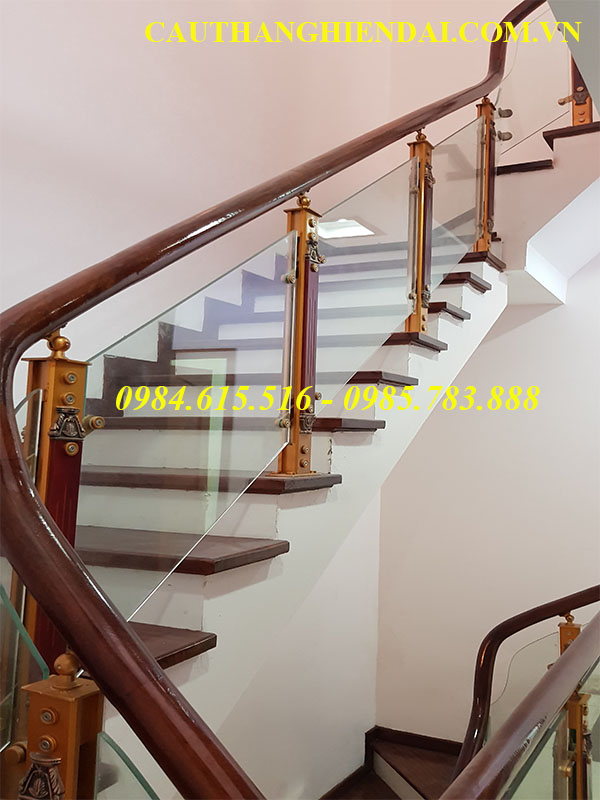 cầu thang kính rịn hợp kim nhôm tay vịn gỗ giá re nhất hà nội